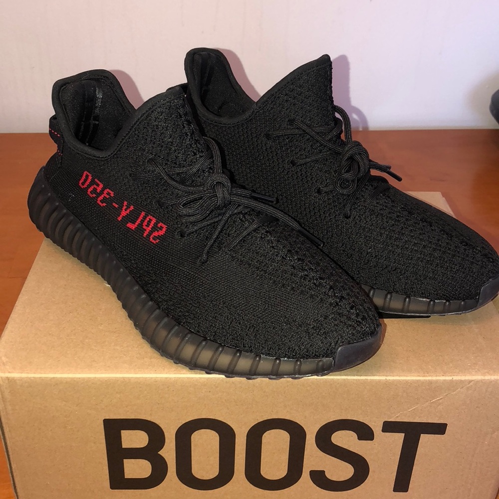Yeezy Bosst 350v2 bred